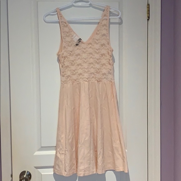 H&M Peach skater dress with lace back and cut-outs - Picture 2 of 2